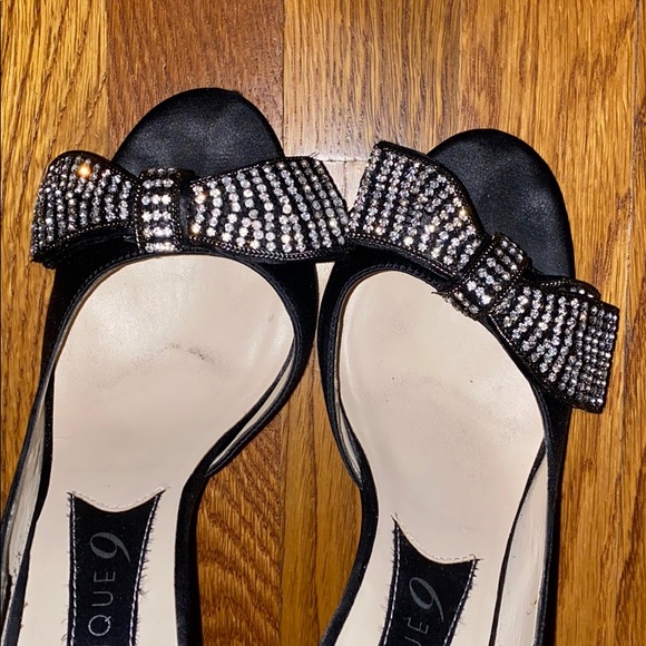 Boutique 9 Black satin heels with diamond bow - Picture 1 of 6